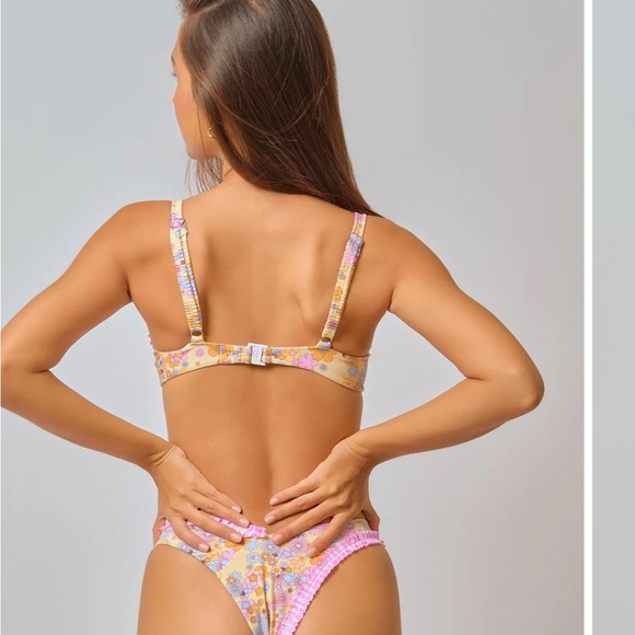 Blackbough Swim Amelia Frilled Underwire Top - Picture 2 of 4